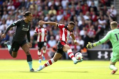 利物浦双中锋神勇，南安普顿红牌遗憾负利物浦